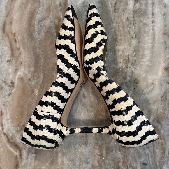 Women’s VIA SPIGA black & white leather pointed toe kitten heels- Size 6.5 - Picture 3 of 7